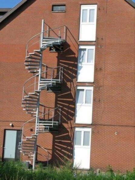 fail-construction-escalier